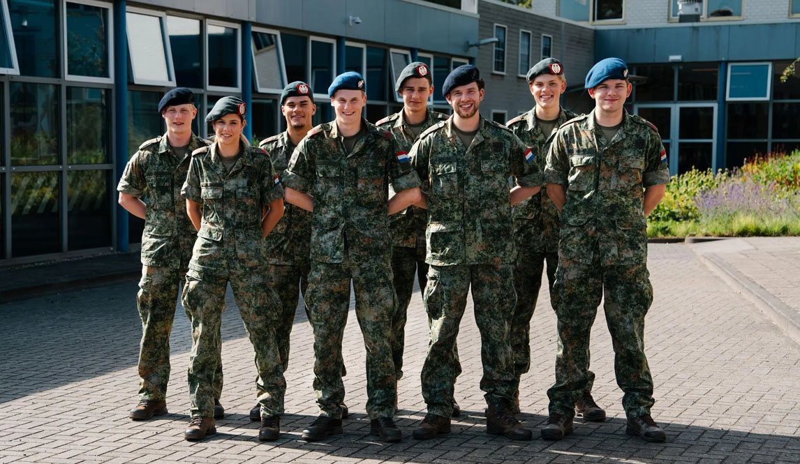 Aventus studenten ontvangen baret 2